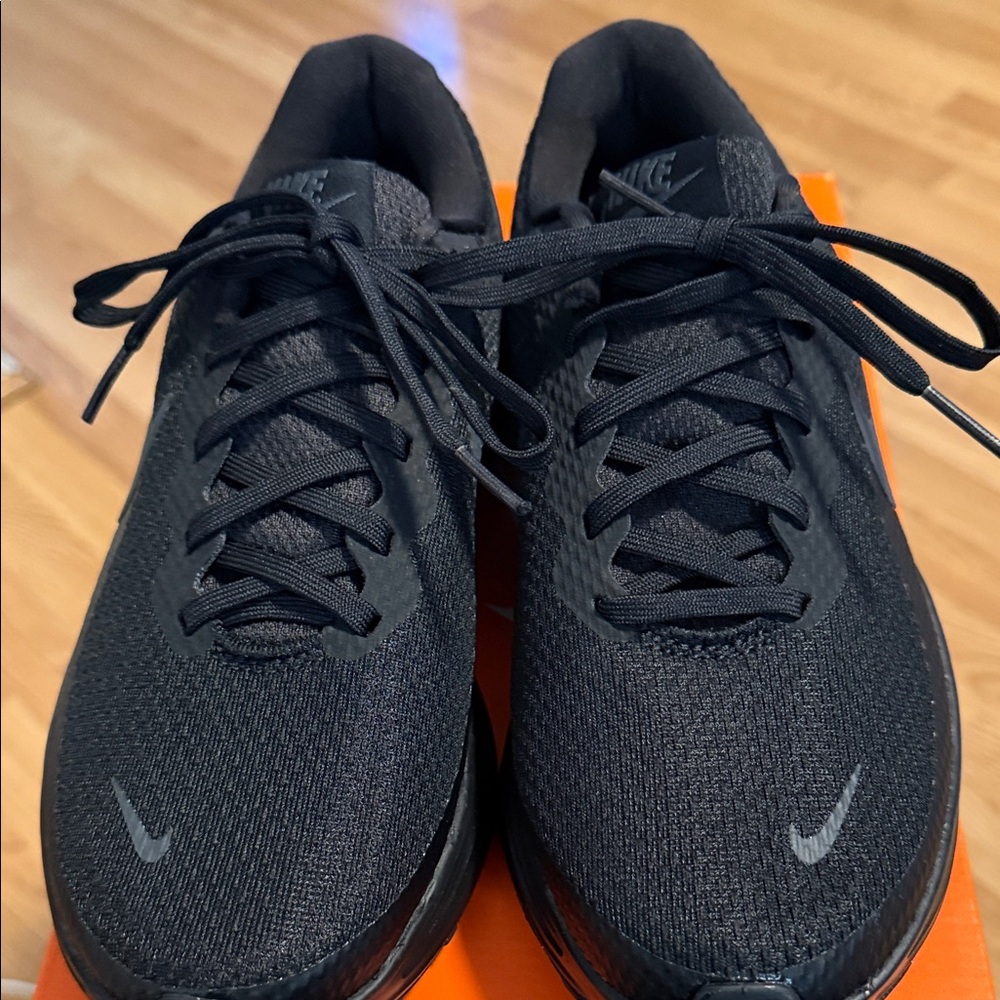 Nike Men's Black Athletic Shoes